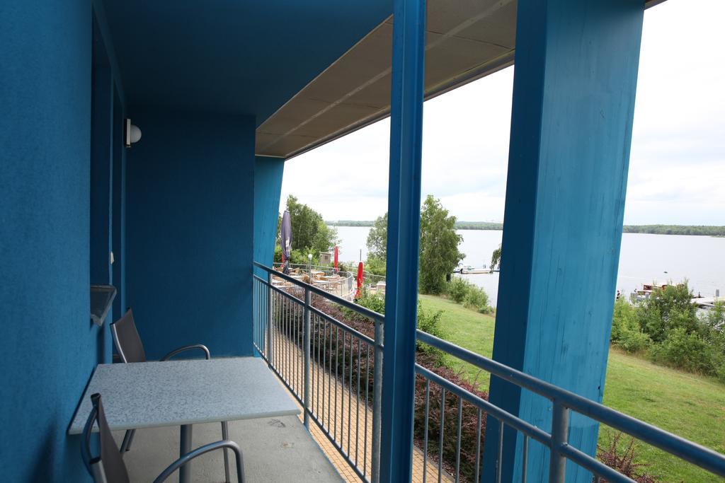 Strandhotel Senftenberger See Oda fotoğraf